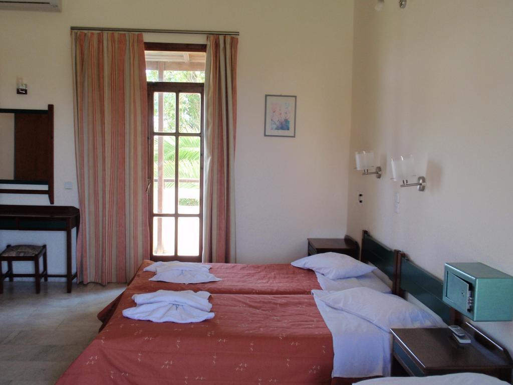 Aparthotel Flisvos à Maleme Extérieur photo